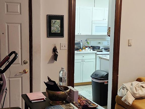 3rd image of 555 7th St #E
