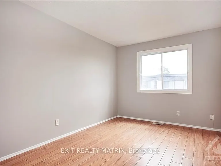 2988 Fairlea Cres — Photo 15