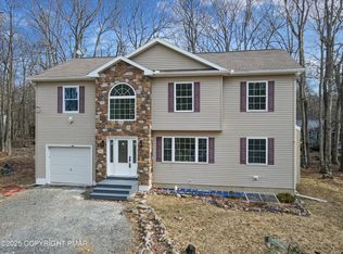 7500 Crestview Dr, Tobyhanna, PA