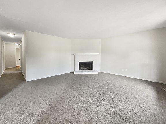 4th image of 200 Fawnwood Ct