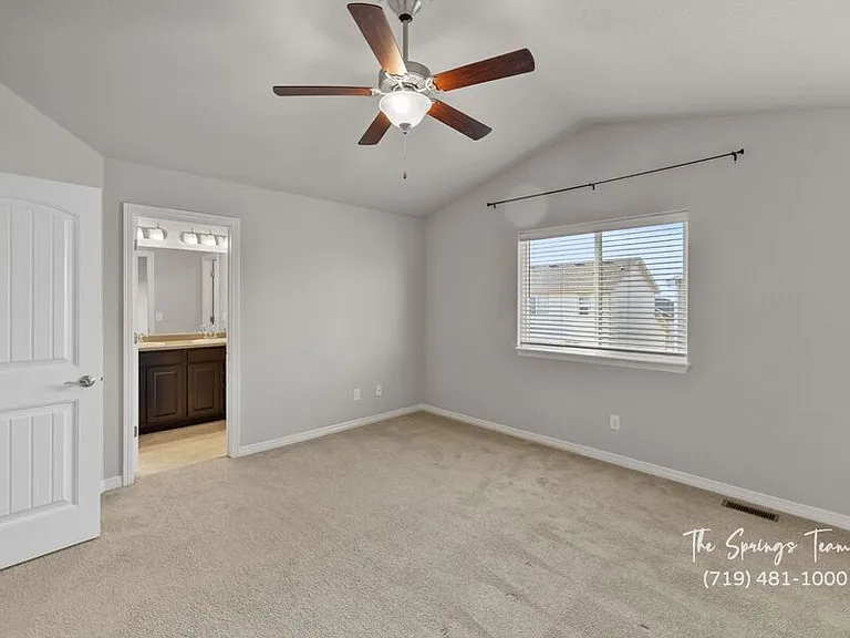 10898 Rowley Dr — Photo 21