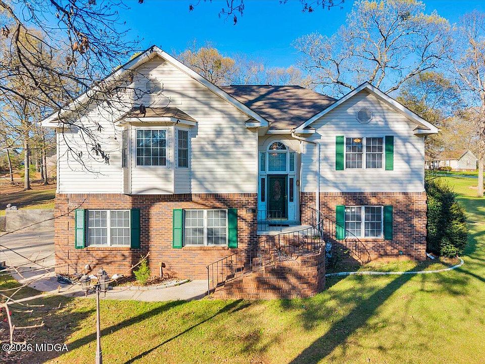 1st image of 111 Red Oak Gln
