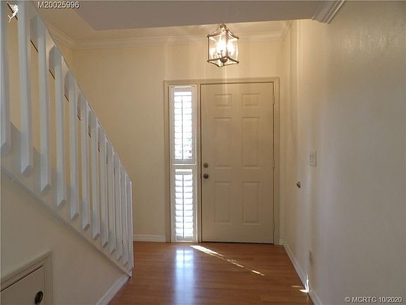 4th image of 3256 NE Holly Creek Dr