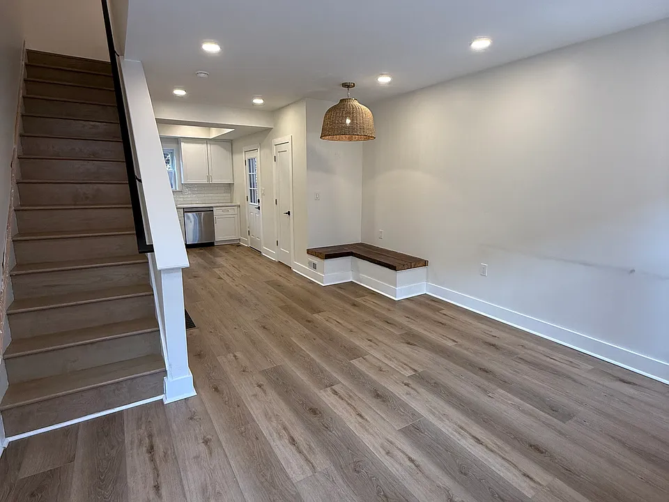 155 W Palmer St