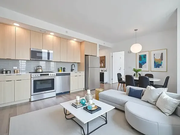 2455 3rd Avenue image 3 of 37