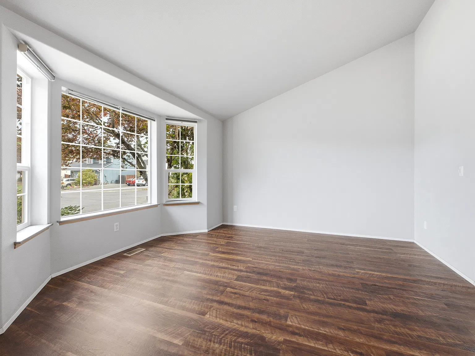 4 bed, 2.5 bath, 1994 sqft, $2,750 — Photo 4