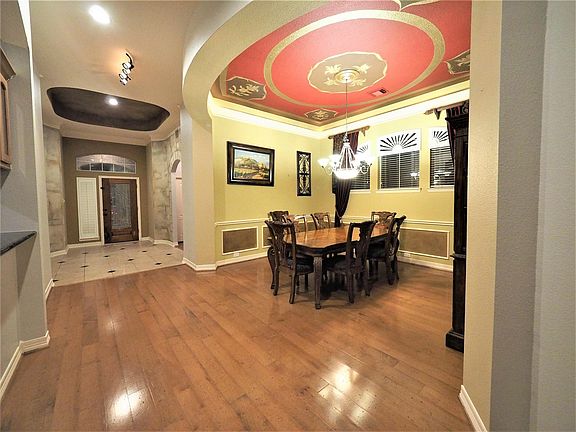 2nd image of 6122 Berwick Ln