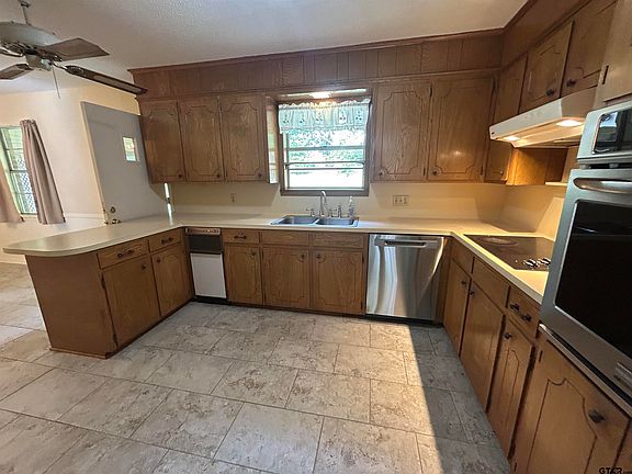 5th image of 6235 Springbrook Dr