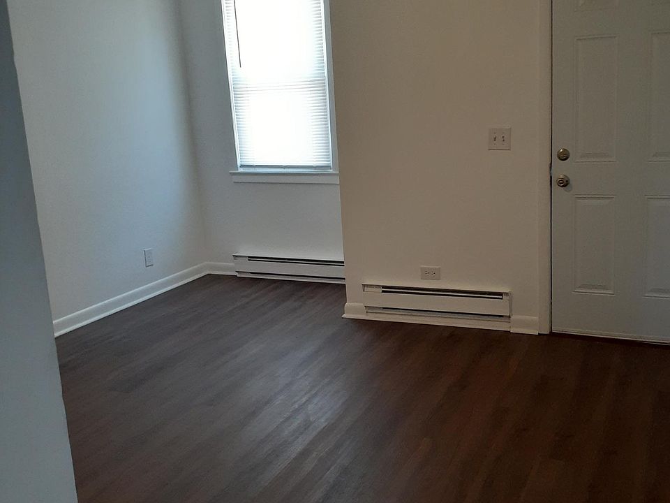 1st image of 17 9th Ave NW APT A