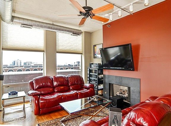 3rd image of 720 N Larrabee St APT 911