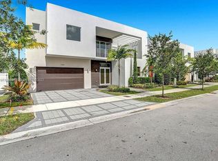 7453 NW 99th Pl, Doral, FL 33178