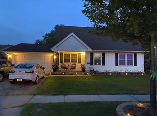 1241 Dover Ln, Elk Grove Village, IL 60007