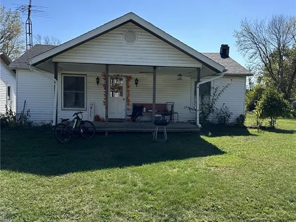 869 E Madison St, Gibsonburg, OH 43431