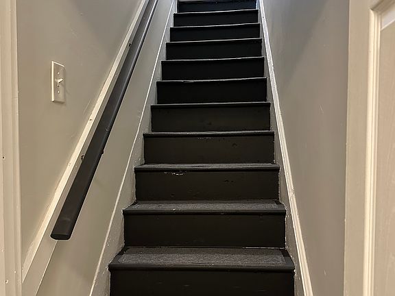 5th image of 121 E 22nd St Floor 2