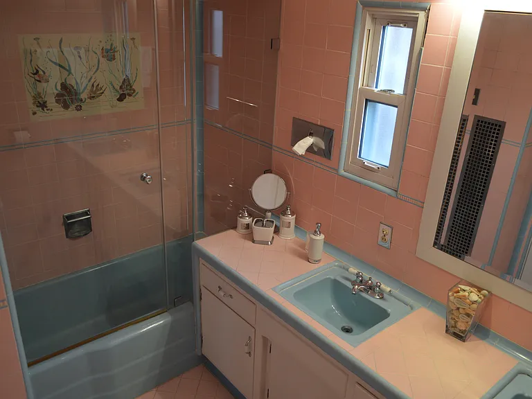 1203 S Rimpau Blvd — Photo 70