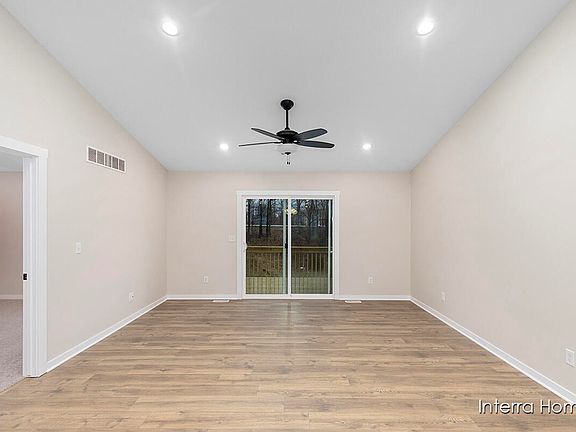 3rd image of 1544 N Village Cir #81