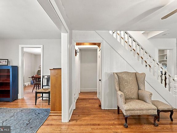 3rd image of 304 E Congress St