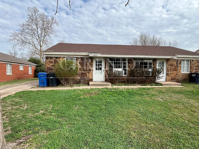 1320 W Rupe Ave — Photo 1
