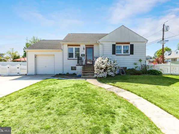 102 S Lowell Ave, Bellmawr, NJ 08031