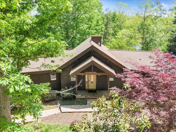 1042 Runaway Bay Rd, Lynch Station, VA 24571