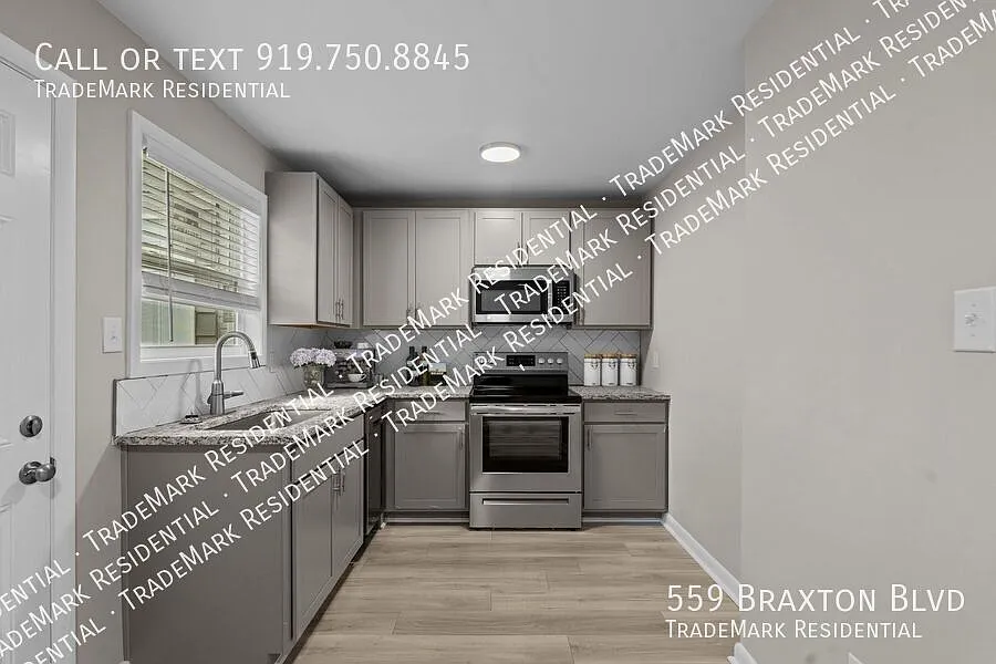 Gorgeous 2Bed 1.5 Bath Remodeled Townhome — Photo 3