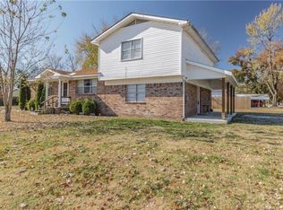 900 W Granite St, Siloam Springs, AR 72761
