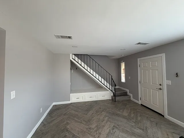 2605 Carleton Ln — Photo 32