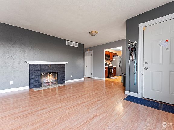 5th image of 413 Knolls Vista Drive
