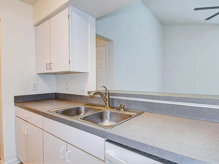 2393 London Pointe Dr — Photo 8