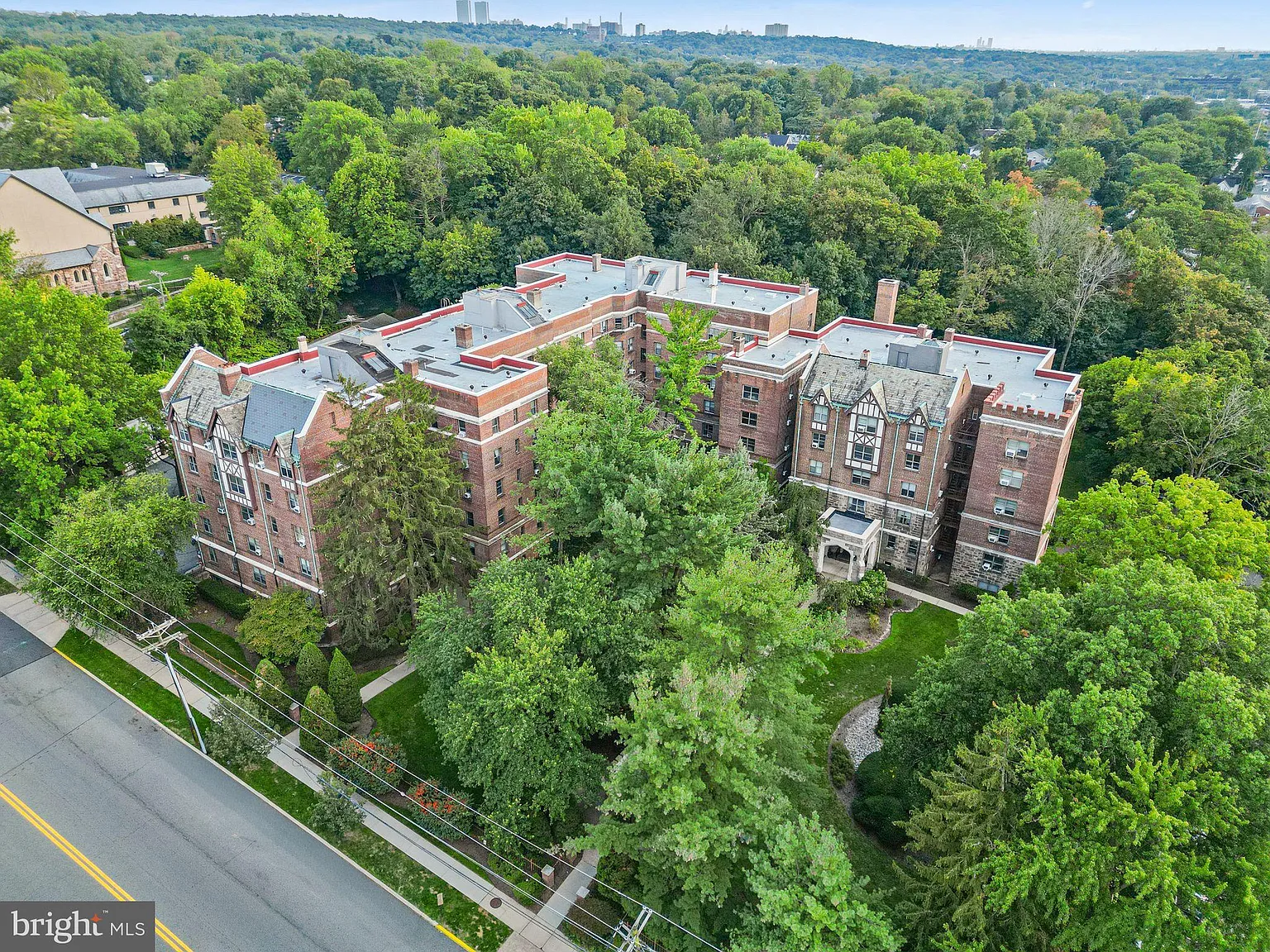 100 E Palisade Ave APT A51 photo 1