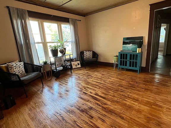 2nd image of 113 Woodside Ave Floor 1