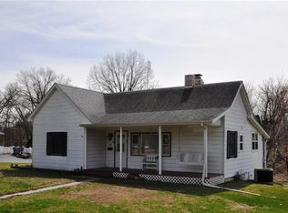 307 E Center St, Troy, IL