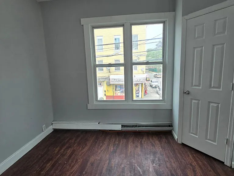 122 16th Ave #2R — Photo 7
