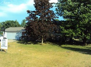 5305 Conifer Dr, Columbiaville, MI 48421