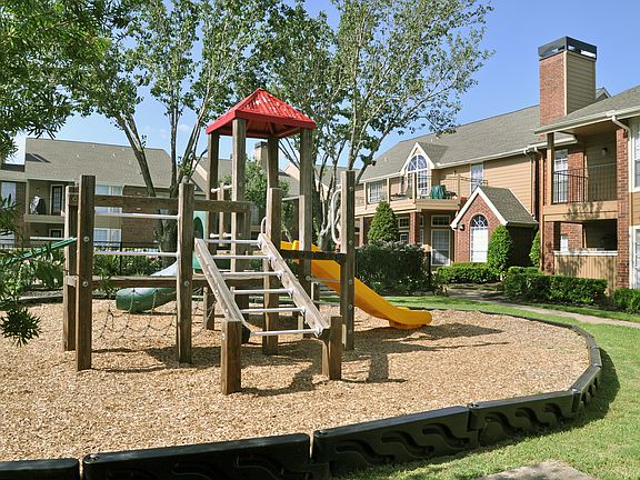 Parque at Bellaire Playground