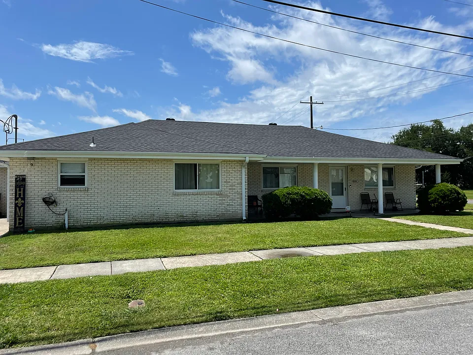302 E Josephine St #302