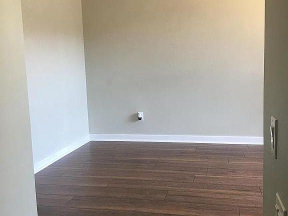 4th image of 475 SE 35th St Unit D22