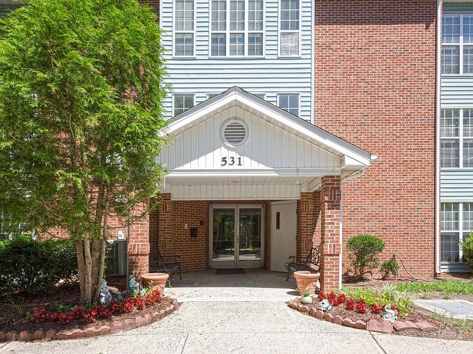 1st image of 531 E Carver St APT 108