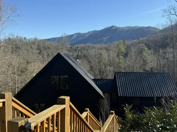 221 Cooper Hollow Rd, Townsend, TN 37882