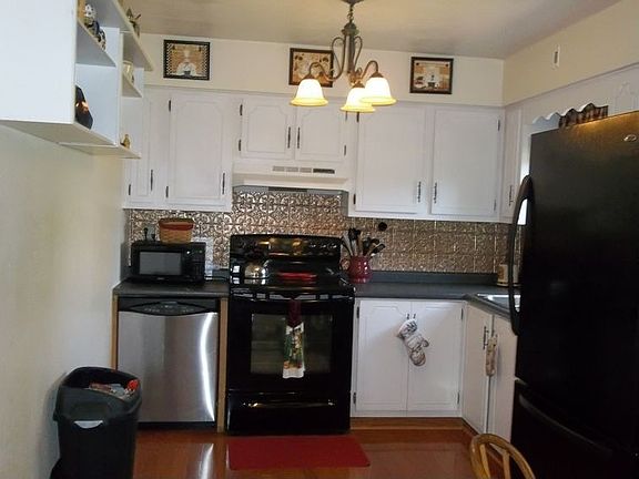 3rd image of 331 Mar Lou Ln