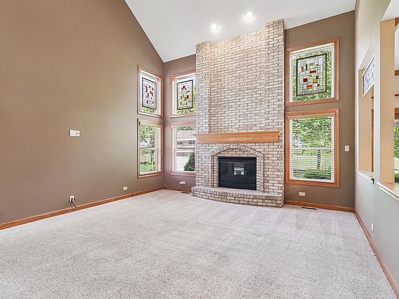3rd image of 426 Heatherwood Dr