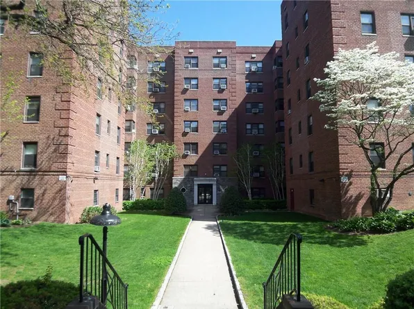 465 E Lincoln Avenue #221, Mount Vernon, NY 10552