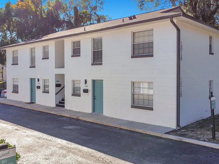 1316 E Fort King St — Photo 3