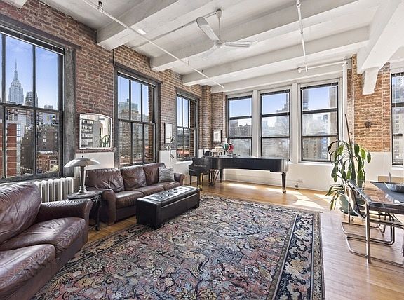 3rd image of 448 W 37th St APT 7D