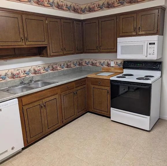 1820 Sunnyside Dr #8 — Photo 3