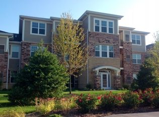 2360 Millbrook Dr APT 108, Algonquin, IL 60102