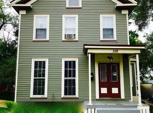 328 Raymond St APT 3, Elgin, IL 60120