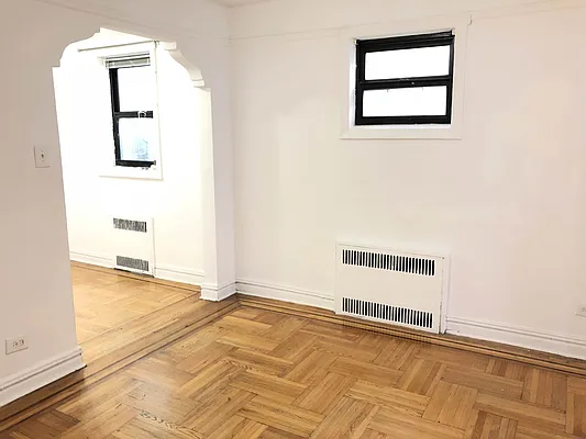 Rented by Lang Realty LLC | media 8