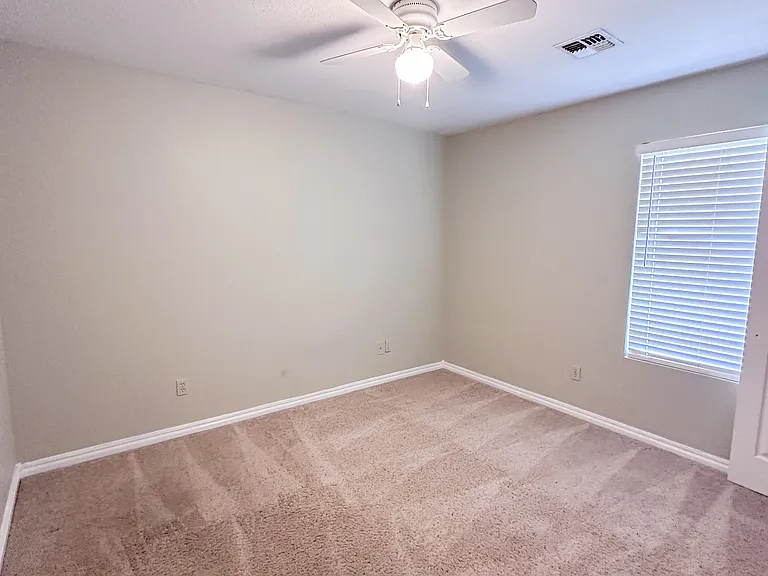 4407 SW Hickory Ln — Photo 10