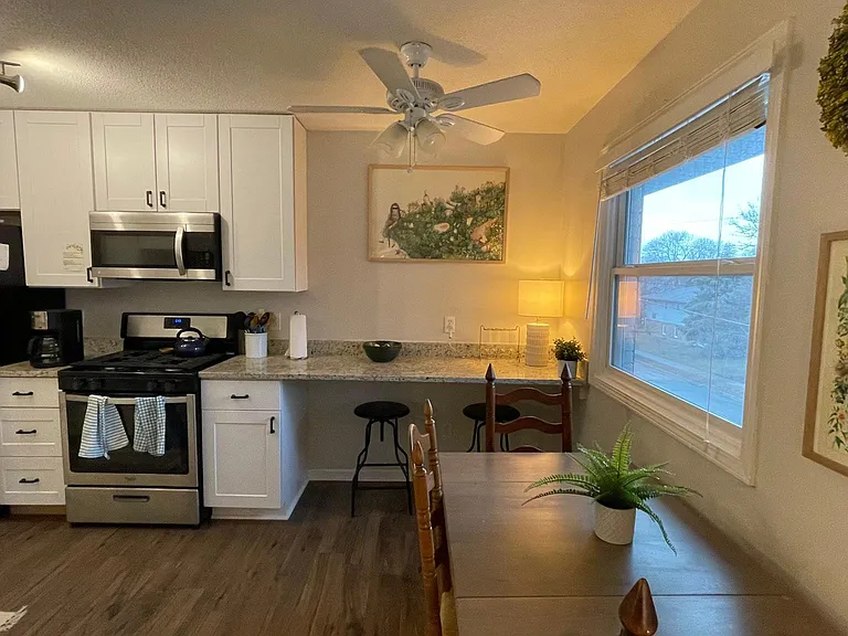 714 Spring St NE #10 — Photo 36